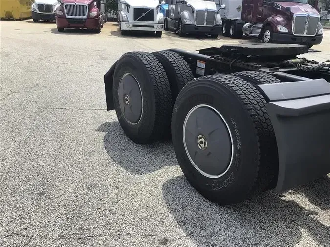 2020 FREIGHTLINER CA126