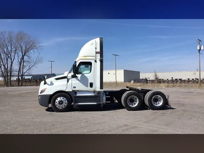 2020 Freightliner Cascadia 126