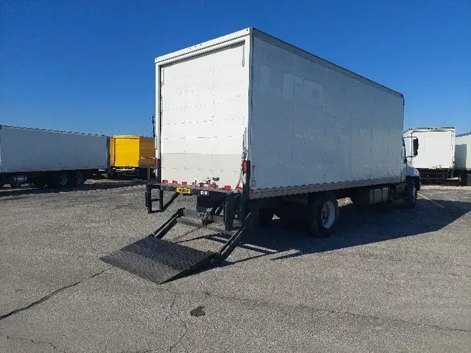 2011 HINO TRUCK 268