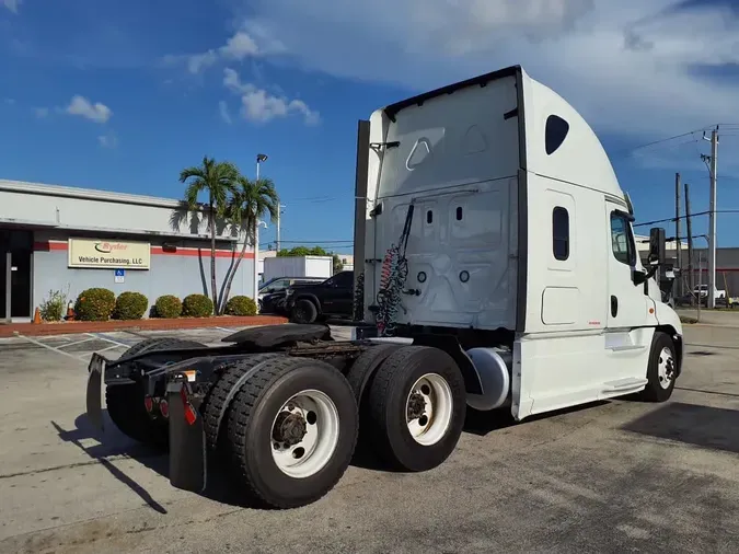 2019 FREIGHTLINER/MERCEDES CASCADIA 12540cb1acab22f6de36f49603abfaee3e7