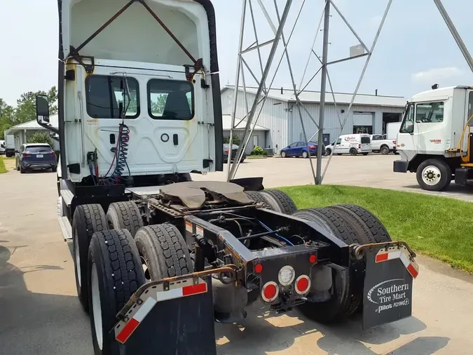 2020 FREIGHTLINER NEW CASCADIA 116