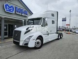 2020 VOLVO VNL64T760