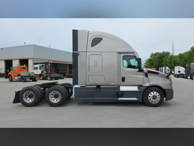 2024 Freightliner Cascadia 126