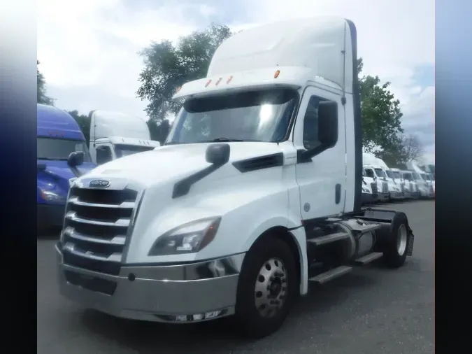 2019 FREIGHTLINER NEW CASCADIA 12640d4ba1c26b8bece8caecc0478c810b7