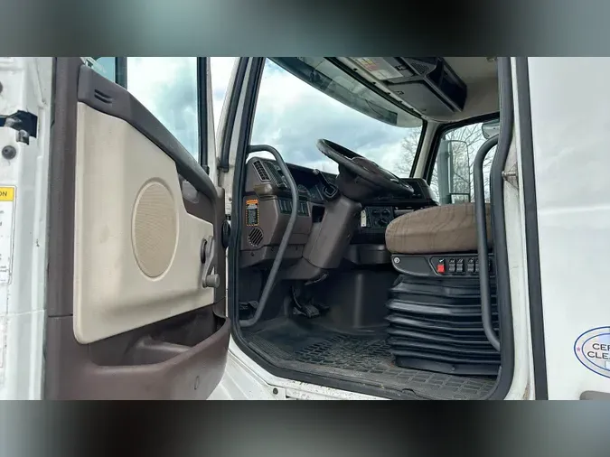 2015 Volvo VNL300