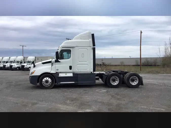 2021 Freightliner Cascadia 126