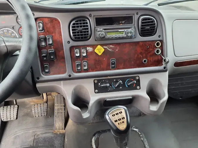 2015 FREIGHTLINER M2 112