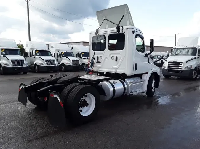 2020 FREIGHTLINER NEW CASCADIA 126