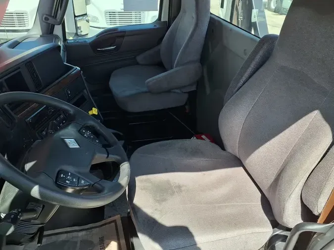 2020 NAVISTAR INTERNATIONAL LT625 DAYCAB T/A