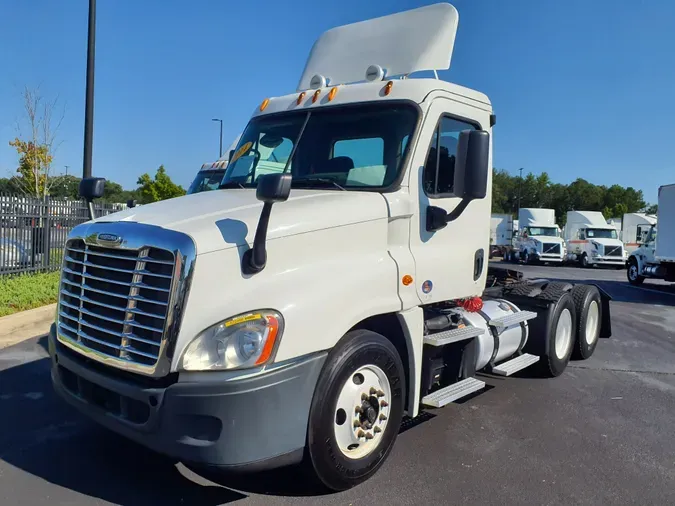 2014 FREIGHTLINER/MERCEDES CASCADIA 125