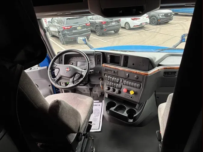 2022 International LT625