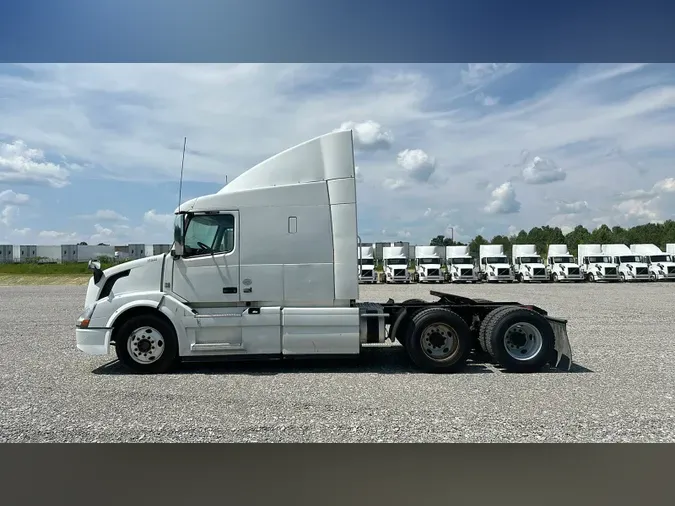 2016 Volvo VNL 740