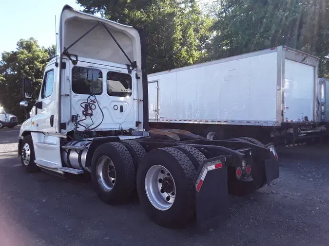 2019 FREIGHTLINER/MERCEDES CASCADIA 125