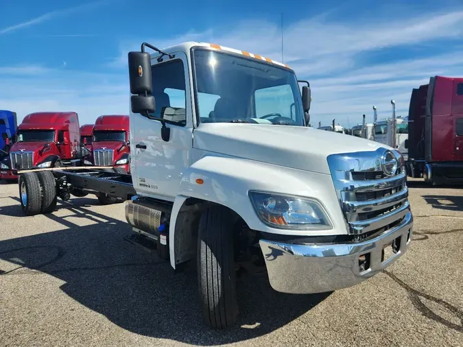 2017 HINO 338