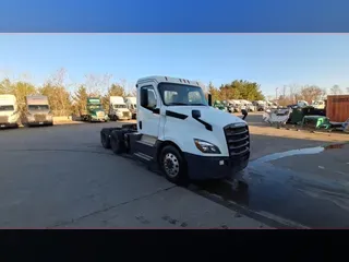2019 Freightliner Cascadia 126