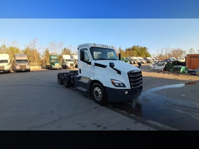 2019 Freightliner Cascadia 12640e83caa01c18c738b6dd8faf6b5141d