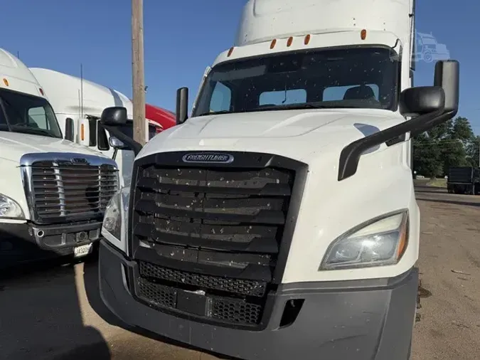 2021 FREIGHTLINER CASCADIA 116