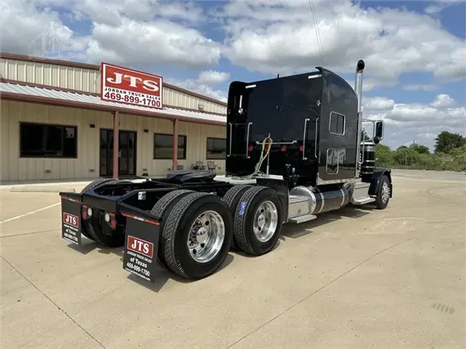 2021 PETERBILT 389