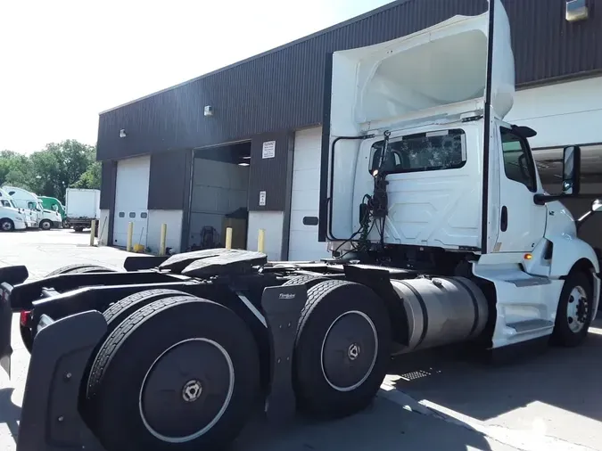 2022 NAVISTAR INTERNATIONAL LT625 DAYCAB T/A40eee996aebe48194de287a2a2023b80