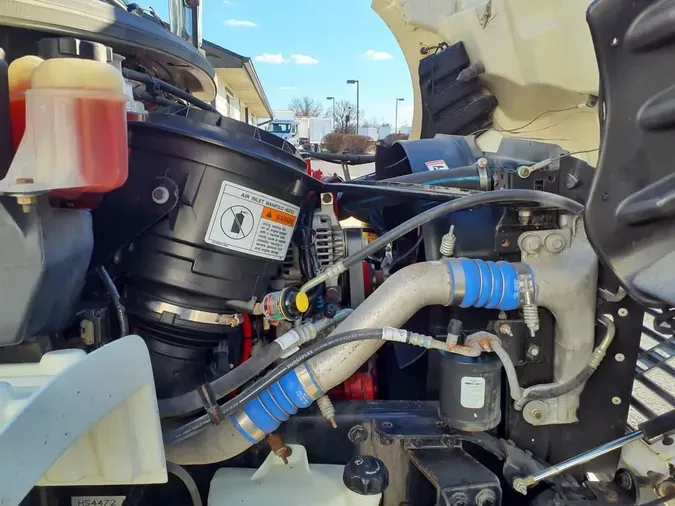 2016 FREIGHTLINER/MERCEDES M2 106