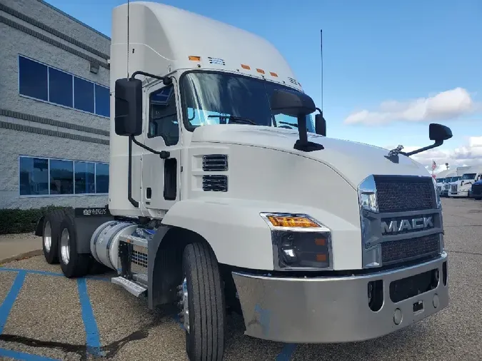 2019 MACK AN64T