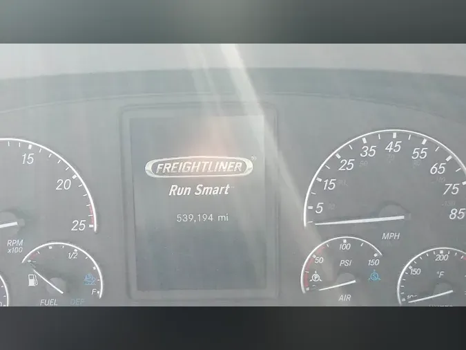 2021 Freightliner Cascadia 126