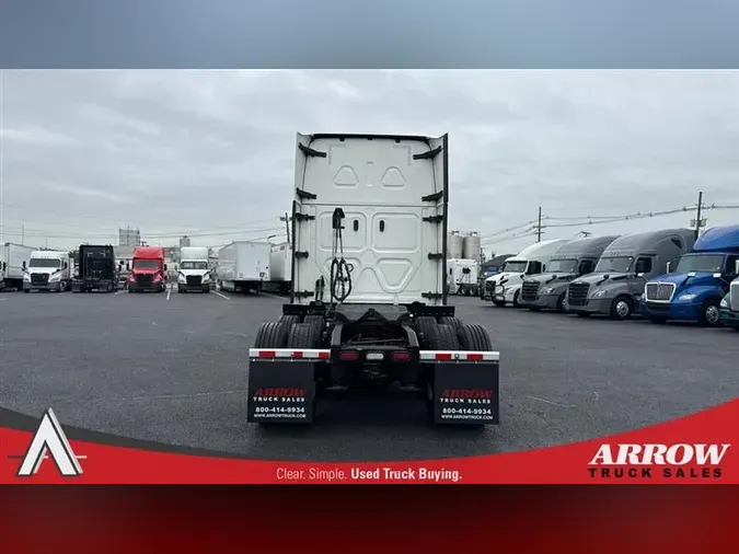 2022 FREIGHTLINER CA126