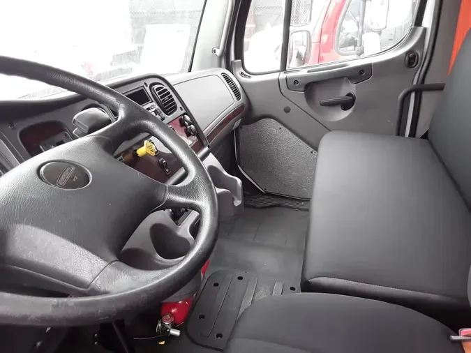 2016 FREIGHTLINER/MERCEDES M2 10640f6815463ef2e7bb9978644384f5ca2