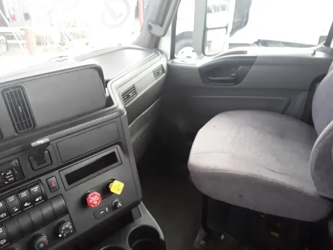 2019 NAVISTAR INTERNATIONAL LT625 DAYCAB T/A