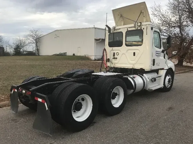 2018 Freightliner T12664ST