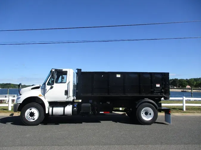 2016 INTERNATIONAL 4300