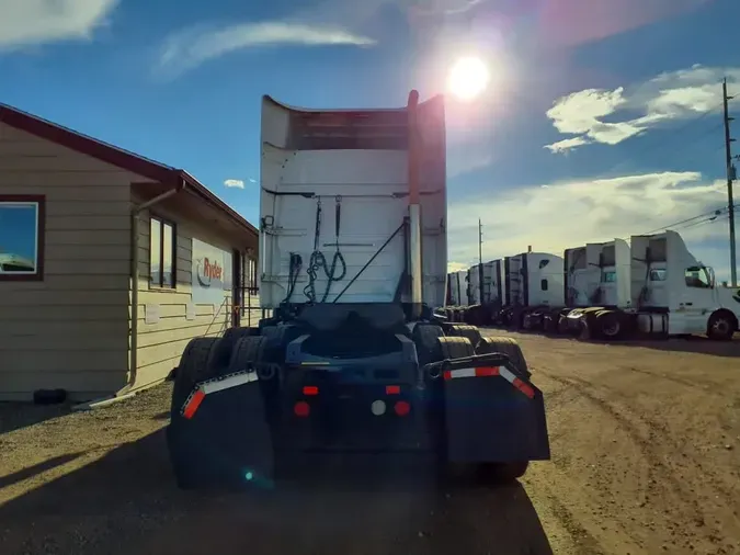 2019 VOLVO VNR64T-640