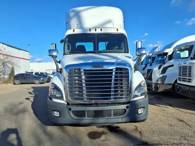 2017 FREIGHTLINER/MERCEDES CASCADIA 125