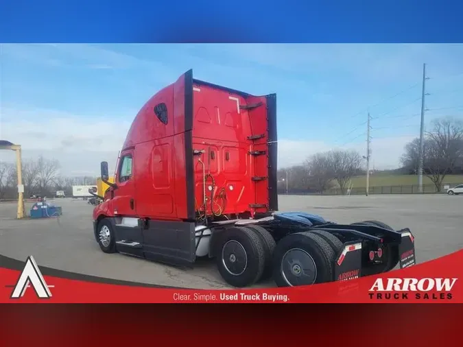 2021 FREIGHTLINER CA126