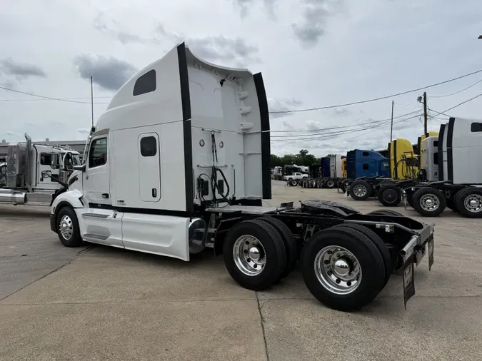 2023 Peterbilt 579