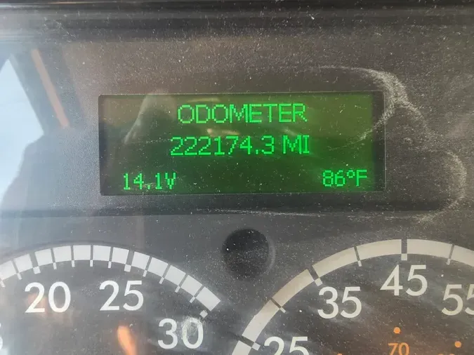 2017 FREIGHTLINER M2 106