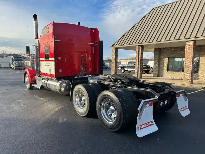 2018 Kenworth W900