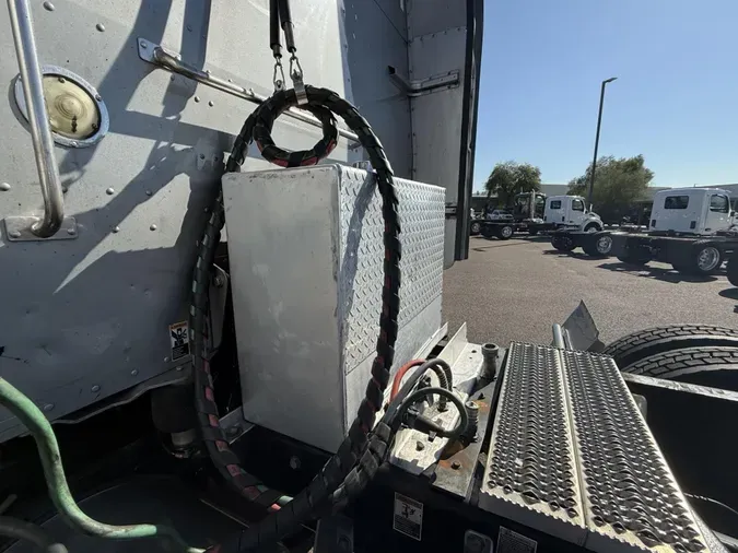2020 Peterbilt 389