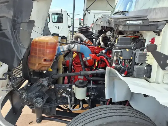 2019 NAVISTAR INTERNATIONAL 4300