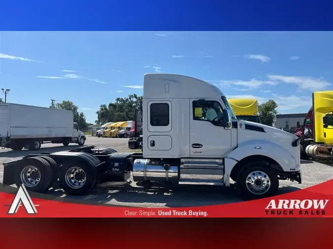 2022 KENWORTH T880