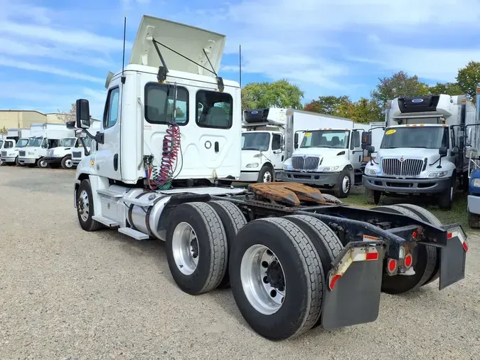 2019 FREIGHTLINER/MERCEDES CASCADIA 125