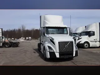 2019 Volvo VNL300