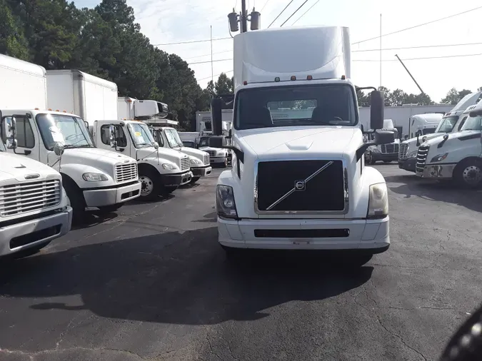 2017 VOLVO VNL64TRACTOR