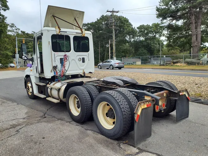 2017 FREIGHTLINER/MERCEDES CASCADIA 125