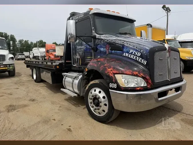 2022 KENWORTH T270