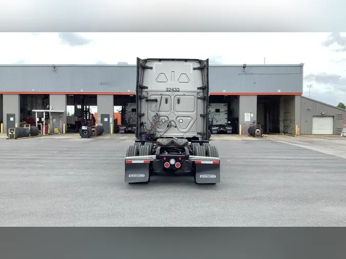 2024 Freightliner Cascadia 126