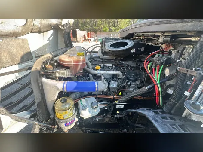 2021 Freightliner Cascadia 126