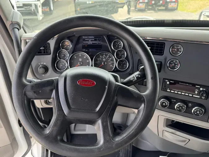 2022 Peterbilt 579