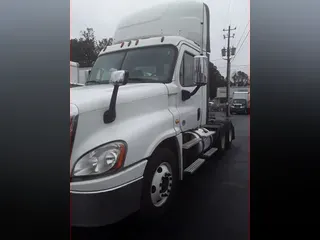 2017 Freightliner CASCADIA 125