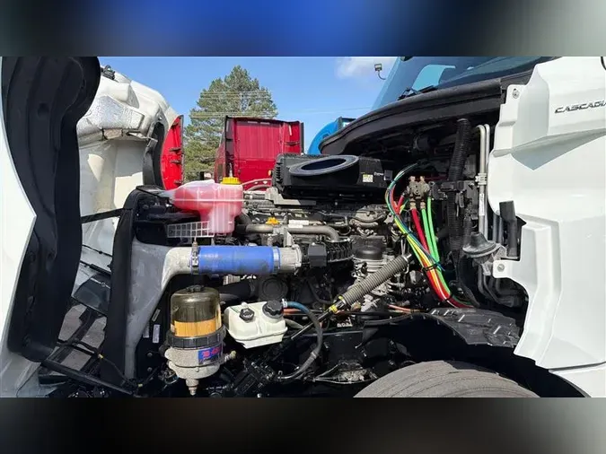 2019 FREIGHTLINER CA126